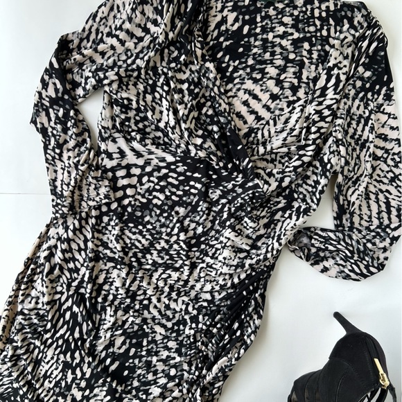 Lauren Ralph Lauren Printed Ruched Dress - Picture 5 of 5